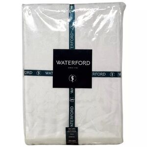 WATERFORD Fine Linens 70" x 84" Kendall White Floral Tablecloth Seats 6-8 P.